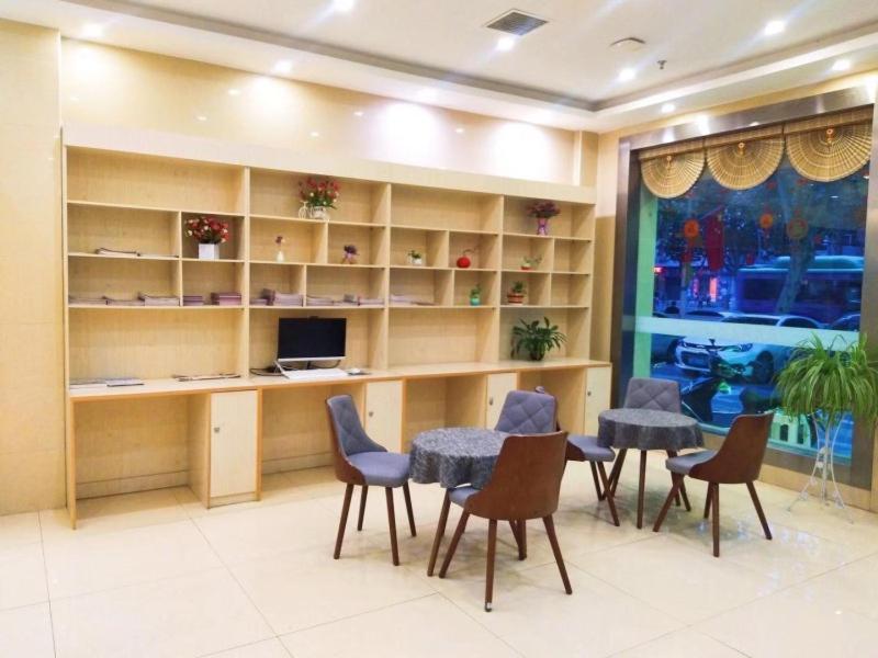 Shells Hanzhong City High Railway Station Renmin Road Hotel Esterno foto